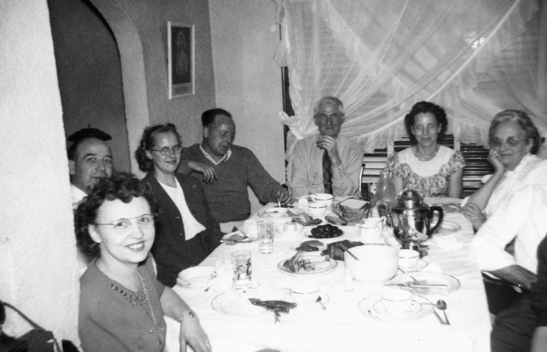 Pettit, Gene, Food and Meals, Iowa, Portraits - Group, IA, Homes, dinner, Iowa History, history of Iowa