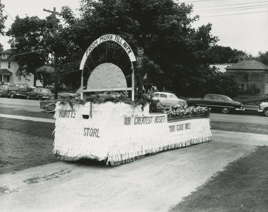 parade float, Waverly Public Library, car, Iowa, Iowa History, Entertainment, float, history of Iowa