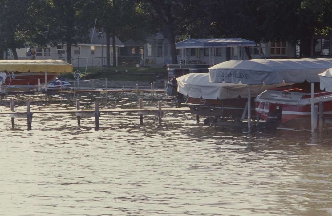 water ski, Iowa, boats, trees, Motorized Vehicles, Homes, boardwalk, Iowa History, history of Iowa, Western Home Communities, Lakes, Rivers, and Streams, Cities and Towns
