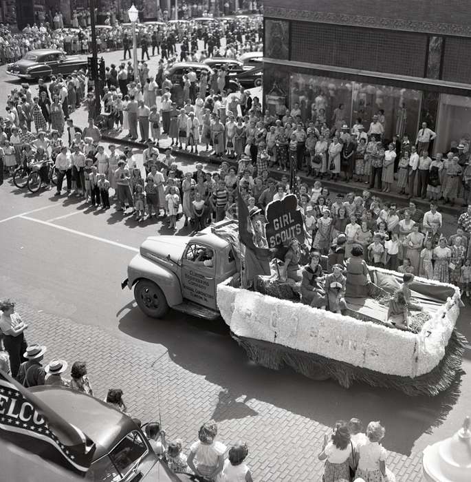 parade float, Iowa, Clinton Public Library, Iowa History, Holidays, history of Iowa