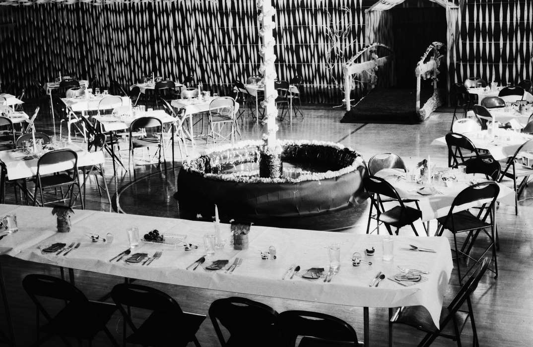 flowers, Iowa, IA, streamers, United States, Photos, Schools and Education, historic, Coon Rapids, history, dinnerware, fountain, ia, Coon Rapids Enterprise, Leisure, table and chairs