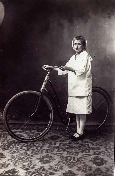 bicycle, Portraits - Individual, Children, Anamosa, IA, bike, Iowa History, Iowa, history of Iowa, Anamosa Library & Learning Center