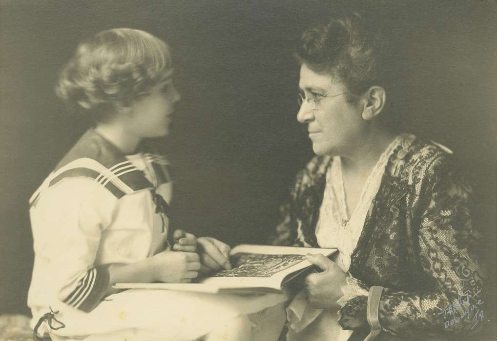 United States, Iowa, Ager and Coy, Children, historic, grandmother, Photos, Dubuque, girl, IA, book, history, ia