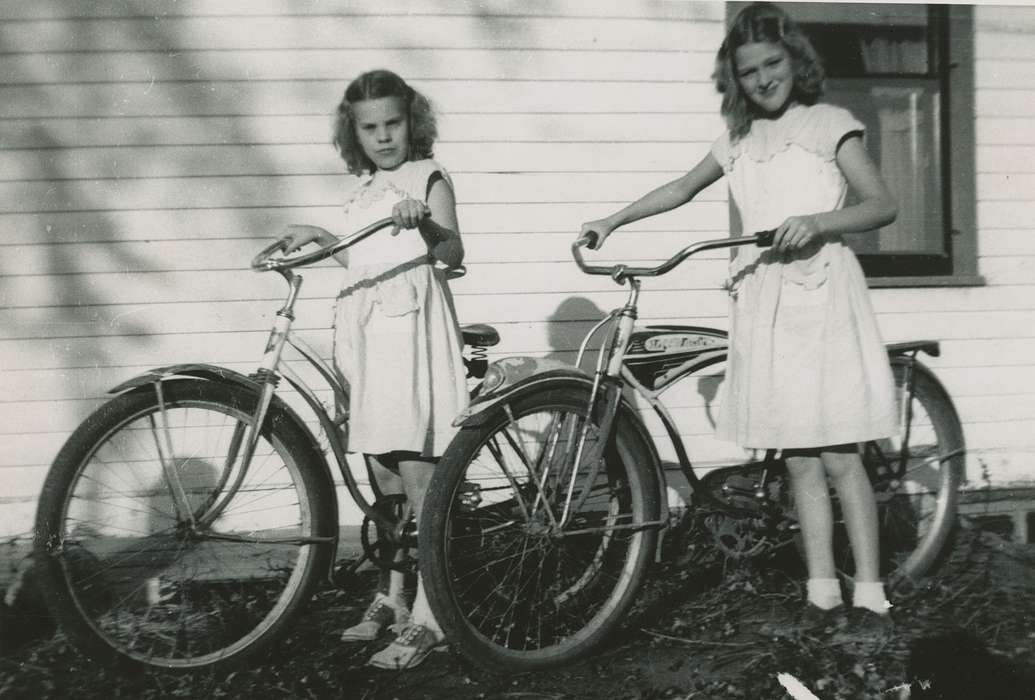 bicycle, Feddersen, Margaret, Outdoor Recreation, Iowa, Children, Iowa History, bike, Portraits - Group, history of Iowa, Calamus, IA