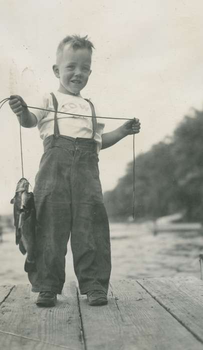Iowa, Animals, McMurray, Doug, Iowa History, history of Iowa, fishing, fish, Clear Lake, IA, Children