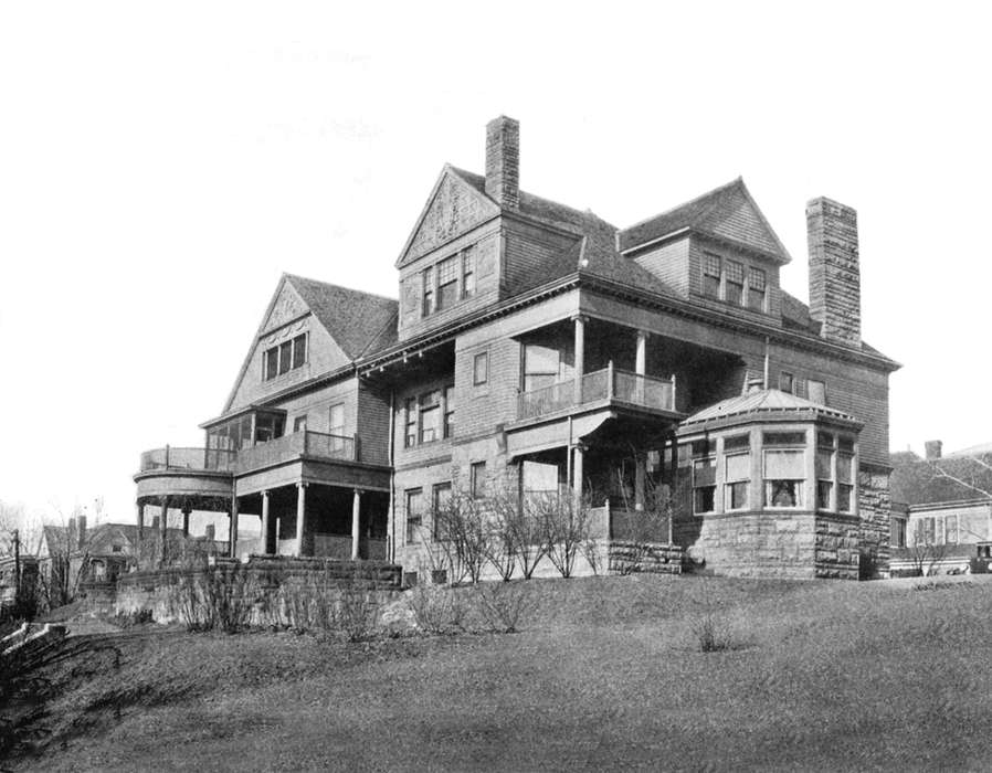 Iowa, house, porch, balcony, Homes, lawn, chimney, Iowa History, history of Iowa, Lemberger, LeAnn, Ottumwa, IA
