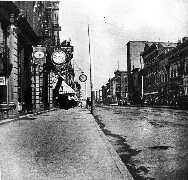 Main Streets & Town Squares, Lemberger, LeAnn, Ottumwa, IA, Cities and Towns, Iowa, Iowa History, clock, history of Iowa, jewelry