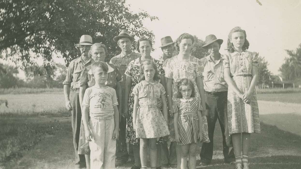 Children, IA, Portraits - Group, history of Iowa, Iowa History, Deitrick, Allene, dress, hat, Iowa