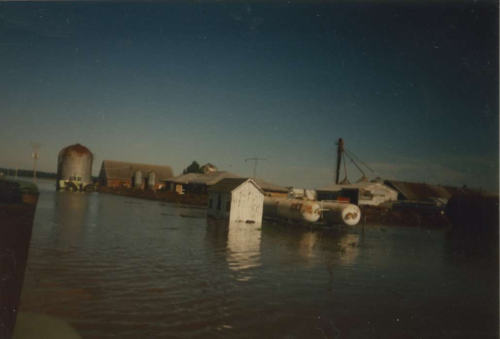water, Iowa History, Iowa, Farms, history of Iowa, Blanchard, Lois, tank, Wever, IA, sandbagging, Floods, silo, flood
