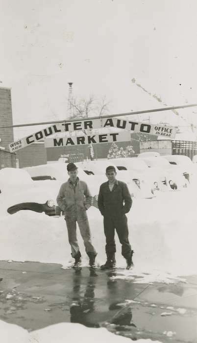 snow, sign, Businesses and Factories, Cities and Towns, Portraits - Group, Motorized Vehicles, hat, Coon Rapids Enterprise, Winter