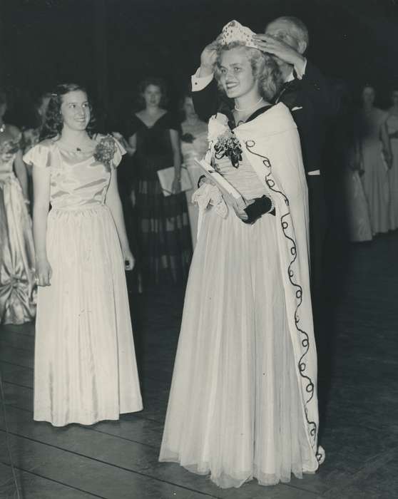 national cattle congress, cattle congress, Photos, history, ia, IA, historic, Black Hawk, Iowa, Waterloo, crown, Grout Museum of History and Science, United States, dairy princess