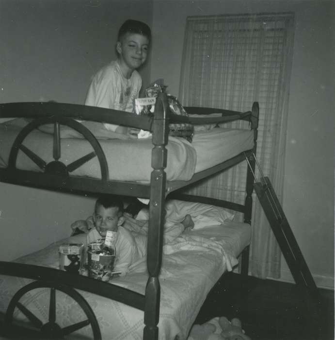 bunk bed, Iowa History, history of Iowa, brothers, Homes, Holidays, Families, easter basket, Henderson, Dan, Children, Council Bluffs, IA, Iowa