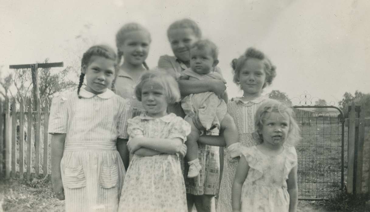 group, Children, USA, Iowa History, Portraits - Group, Iowa, Spilman, Jessie Cudworth, dress, history of Iowa, girls