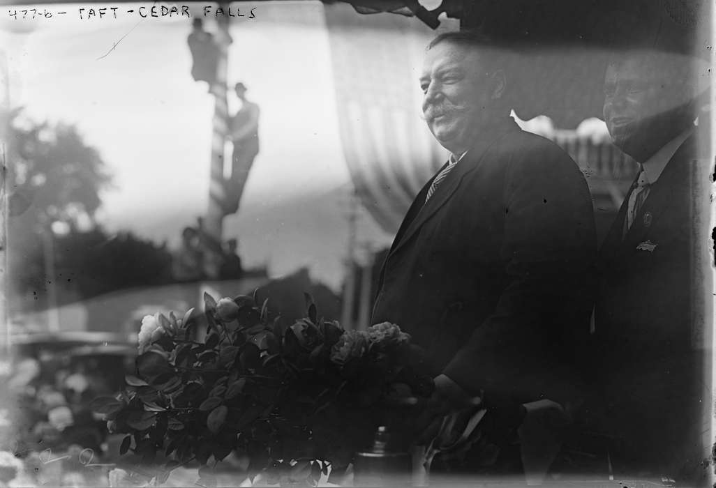 politics, president, Iowa History, Main Streets & Town Squares, mustache, political, election, Iowa, roses, history of Iowa, rose, Civic Engagement, campaign, smile, man, Library of Congress, Cities and Towns, william howard taft