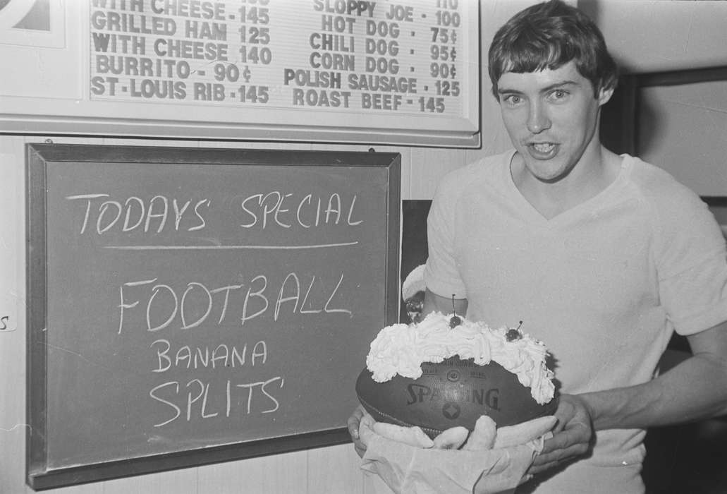 Businesses and Factories, football, Coon Rapids Enterprise, Coon Rapids, Iowa, historic, Photos, United States, dessert, ia, history, Portraits - Individual, IA, Food and Meals