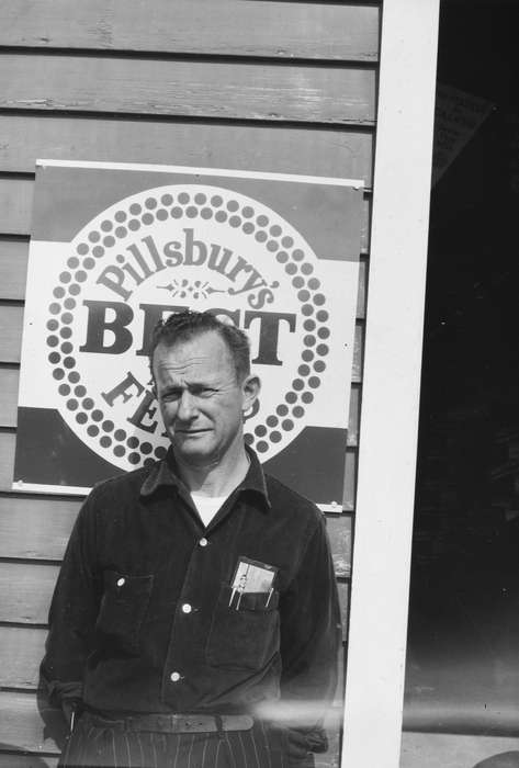 Businesses and Factories, Portraits - Individual, adult man, United States, history, ia, Photos, worker, Labor and Occupations, Coon Rapids Enterprise, historic, Iowa, IA, sign, Coon Rapids