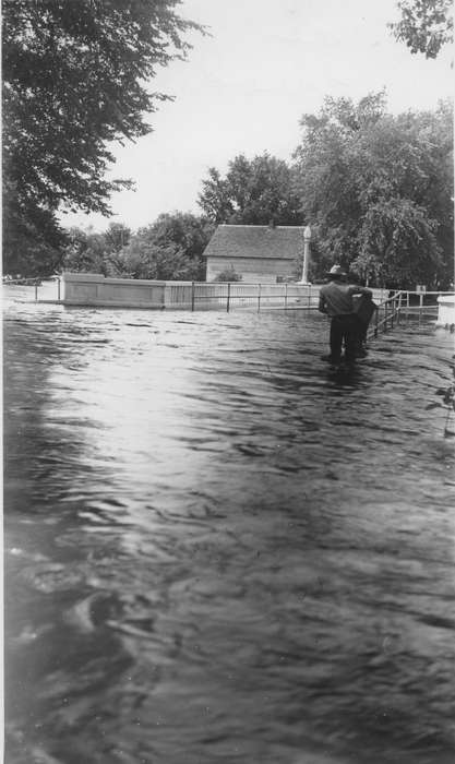 Floods, house, Iowa, Doering, Alan, Iowa History, history of Iowa, Oelwein, IA