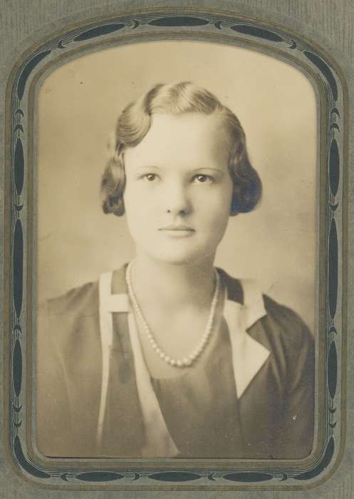 Portraits - Individual, Iowa, Parkersburg, IA, hairstyle, collar, woman, Iowa History, history of Iowa, Neymeyer, Robert, waves, pearl necklace