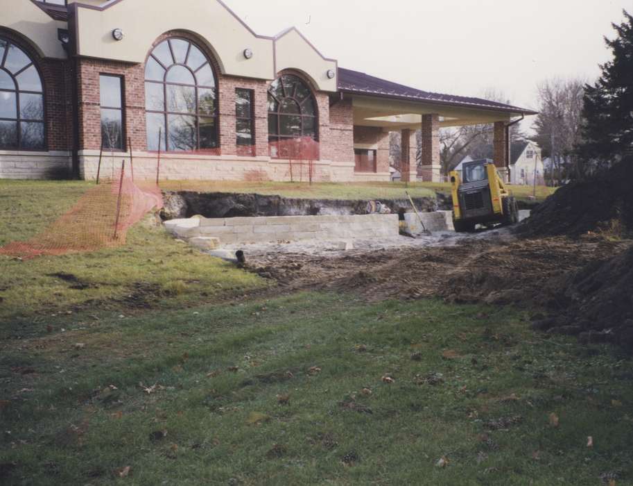 landscaping, library, Homes, construction equipment, history of Iowa, Waverly Public Library, Iowa History, Cities and Towns, brick building, Motorized Vehicles, construction, Labor and Occupations, Iowa