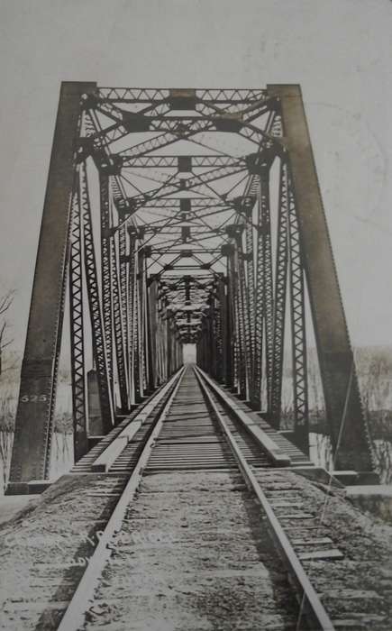 railroad, bridge, Iowa History, Lakes, Rivers, and Streams, Iowa, history of Iowa, Lemberger, LeAnn, Eddyville, IA