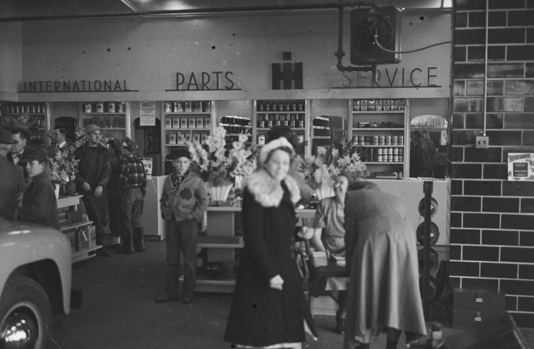 ia, engine, flowers, car, tractor parts, Iowa, history, IA, Coon Rapids, Photos, Coon Rapids Enterprise, historic, United States, Businesses and Factories