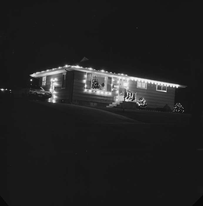 Iowa, christmas lights, house, IA, United States, Photos, historic, christmas tree, Coon Rapids, Holidays, history, Winter, christmas, ia, Coon Rapids Enterprise, Homes
