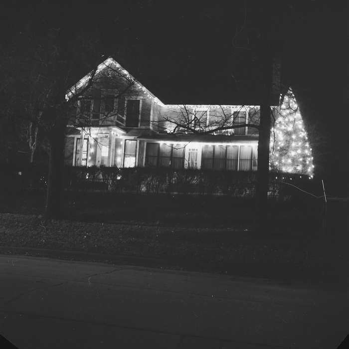 Iowa, christmas lights, house, IA, United States, Photos, historic, christmas tree, Coon Rapids, Holidays, history, Winter, christmas, ia, Coon Rapids Enterprise, Homes