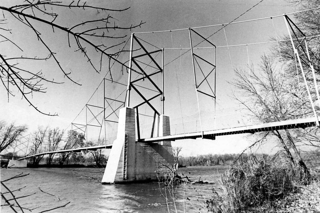 cedar river, bridge, Lakes, Rivers, and Streams, United States, Rahmiller, Ryan, history, ia, Photos, suspension bridge, historic, Iowa, IA, Cities and Towns, Charles City, Floyd