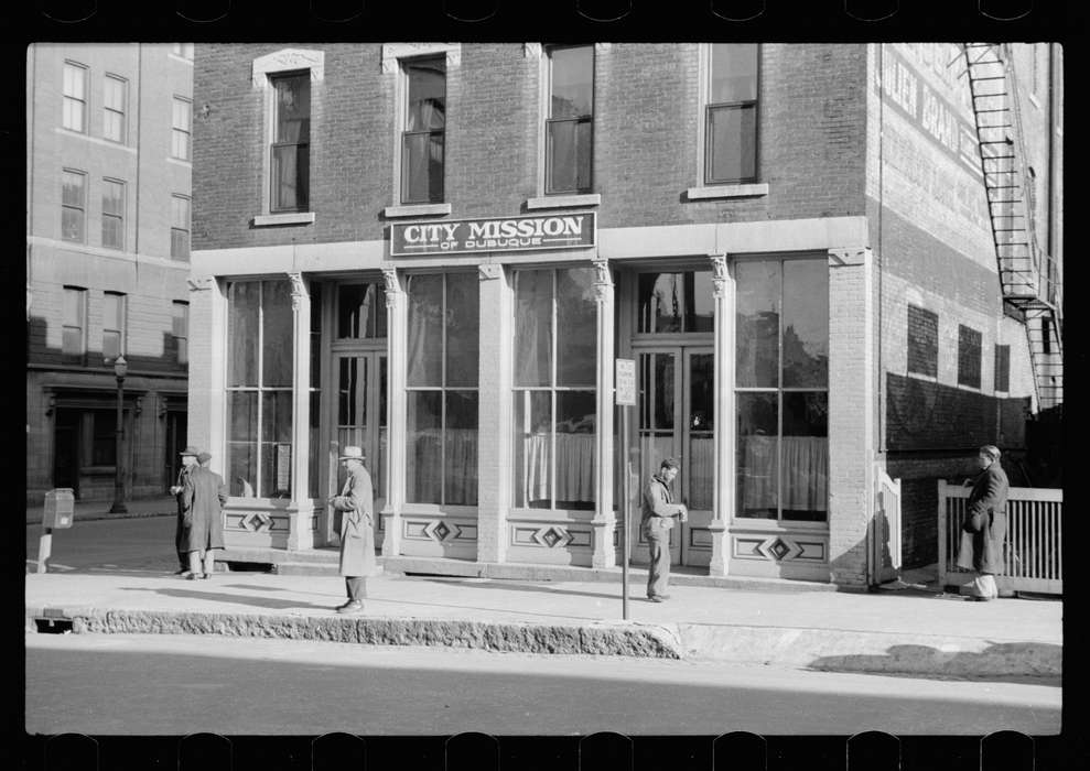 walking, Iowa, Businesses and Factories, moulding, mailbox, storefront, Iowa History, history of Iowa, curb, window, windows, Library of Congress, Cities and Towns