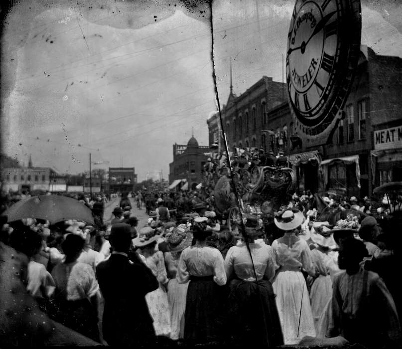 Cities and Towns, Lemberger, LeAnn, Iowa History, Centerville, IA, history of Iowa, Main Streets & Town Squares, circus, crowd, parade, Iowa, clock