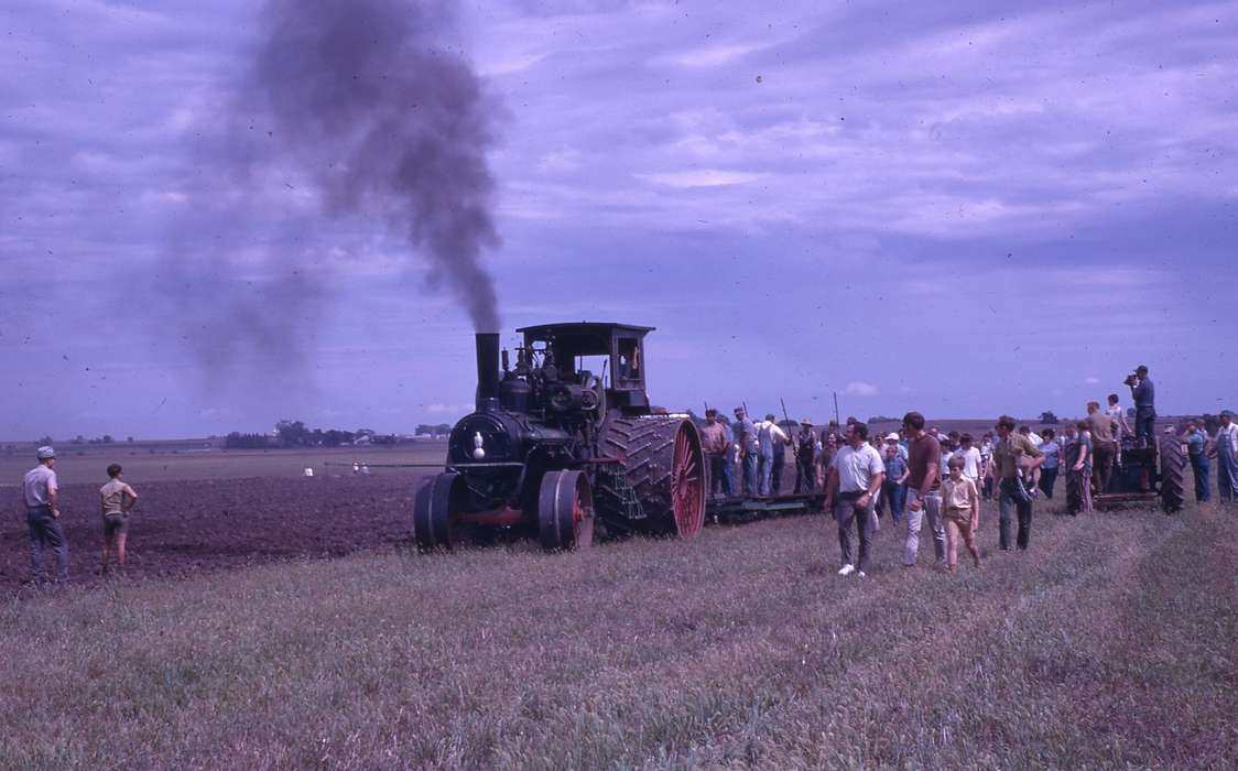 Iowa, field, Farming Equipment, IA, tractor, Iowa History, history of Iowa, Zischke, Ward, Farms
