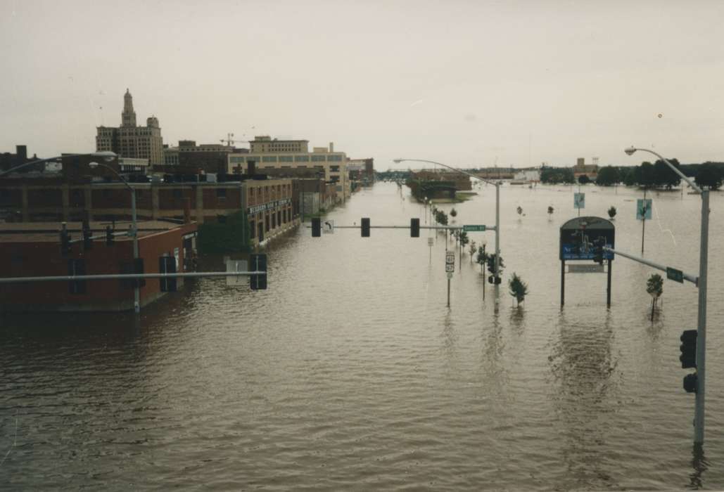 Floods, Buffalo, IA, Iowa History, Iowa, Main Streets & Town Squares, mississippi river, stoplight, Swanson, Chris, history of Iowa