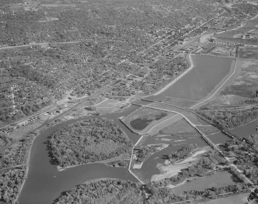 Cities and Towns, Lemberger, LeAnn, Iowa History, Aerial Shots, Ottumwa, IA, history of Iowa, Lakes, Rivers, and Streams, neighborhood, river, Iowa