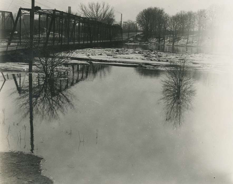 bridge, Waverly, IA, correct date needed, Waverly Public Library, Lakes, Rivers, and Streams, Iowa, Iowa History, tree, flooding, history of Iowa