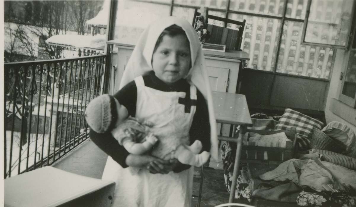 Homes, Portraits - Individual, nurse, Fabos, Edith, Cities and Towns, Children