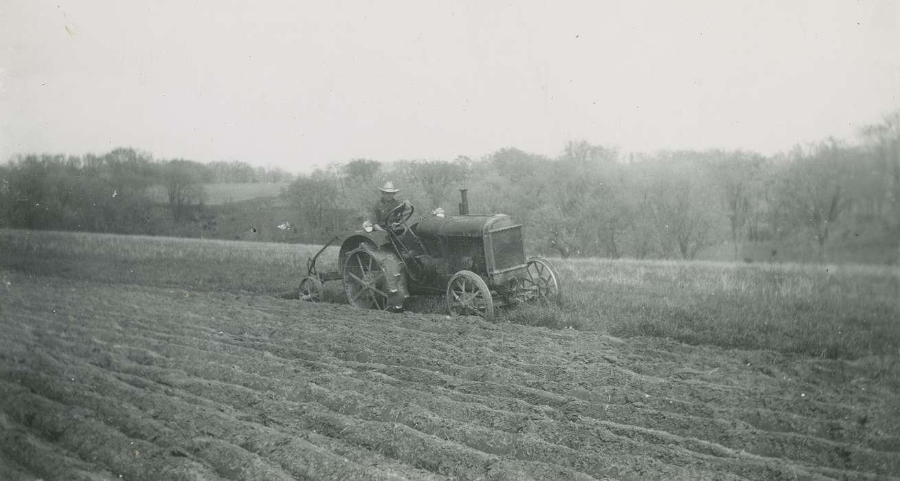 tractor, Farming Equipment, Fredericks, Robert, Iowa History, Iowa, Dubuque County, IA, Farms, history of Iowa