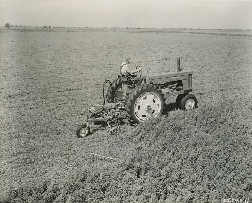 Meyers, Peggy, field, Labor and Occupations, Farming Equipment, Iowa, Iowa History, history of Iowa, tractor, Farms, West Liberty, IA, john deere