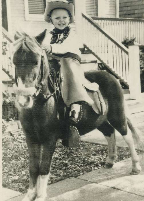 Animals, cowboy costume, USA, Spilman, Jessie Cudworth, Iowa History, history of Iowa, Iowa, western, pony, horse riding, horse, Children