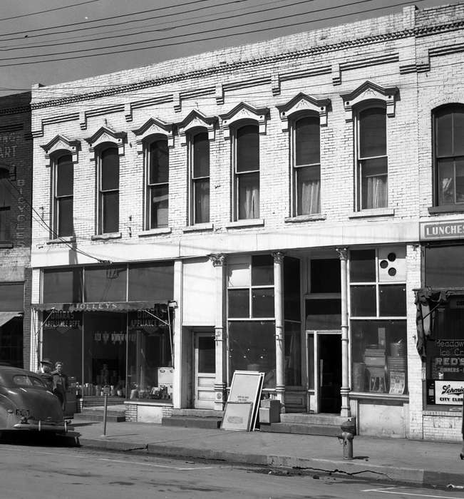 Cities and Towns, Lemberger, LeAnn, Iowa History, hardware store, history of Iowa, Ottumwa, IA, Businesses and Factories, Main Streets & Town Squares, storefront, Iowa
