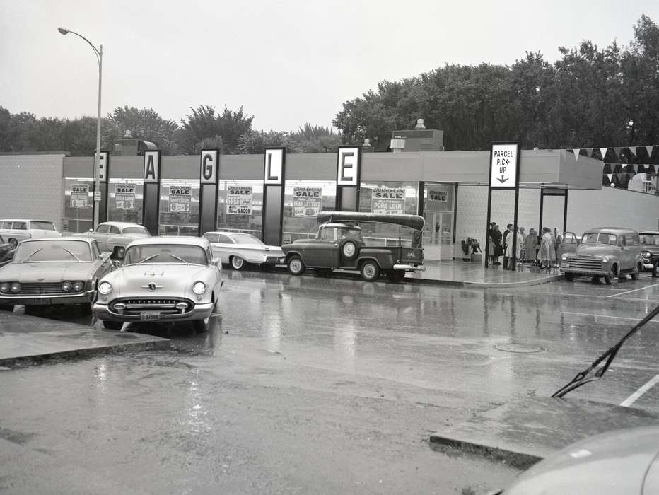 grocery store, Iowa, Clinton Public Library, Iowa History, Businesses and Factories, history of Iowa