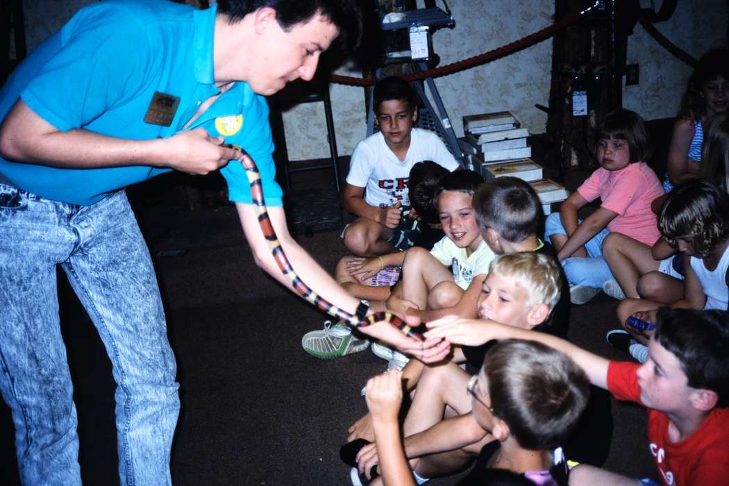 ia, second grade missouri trip, Schools and Education, Iowa, history, snake, Photos, Coon Rapids Enterprise, Children, missouri trip, historic, United States, MO, school trip