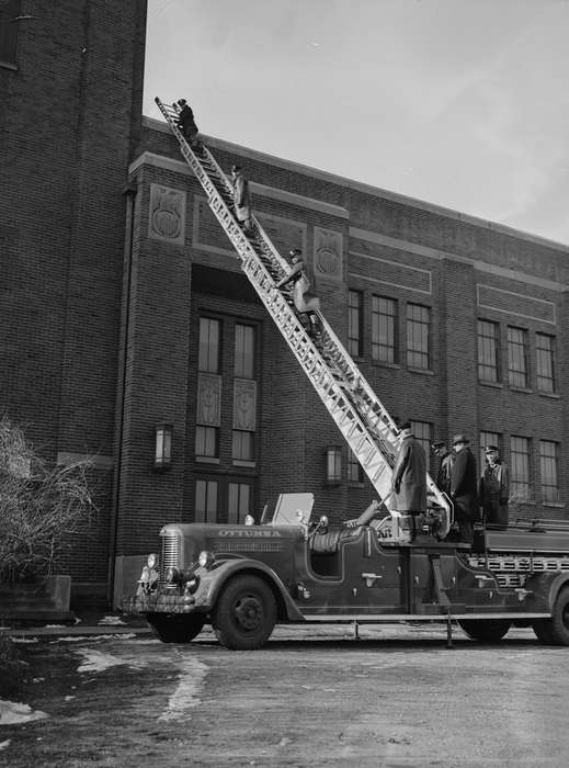 history of Iowa, Cities and Towns, Ottumwa, IA, Main Streets & Town Squares, Businesses and Factories, firefighter, Iowa History, ladder, Iowa, coliseum, fire engine, Lemberger, LeAnn