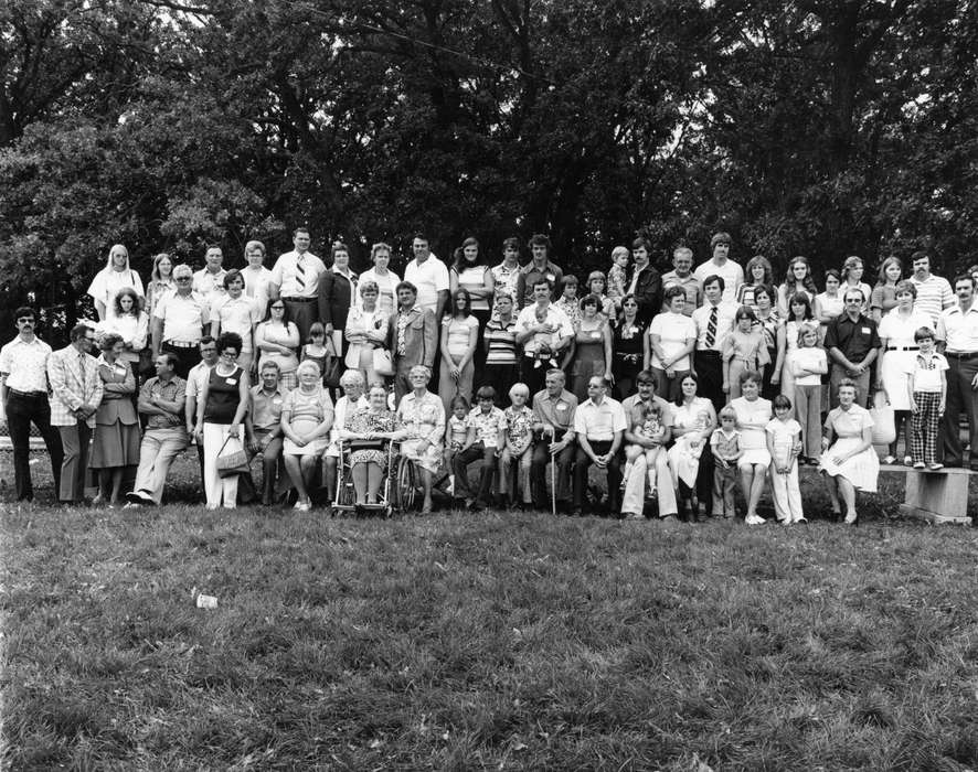Shaw, Marilyn, reunion, Families, Iowa History, Iowa, history of Iowa, Portraits - Group, USA