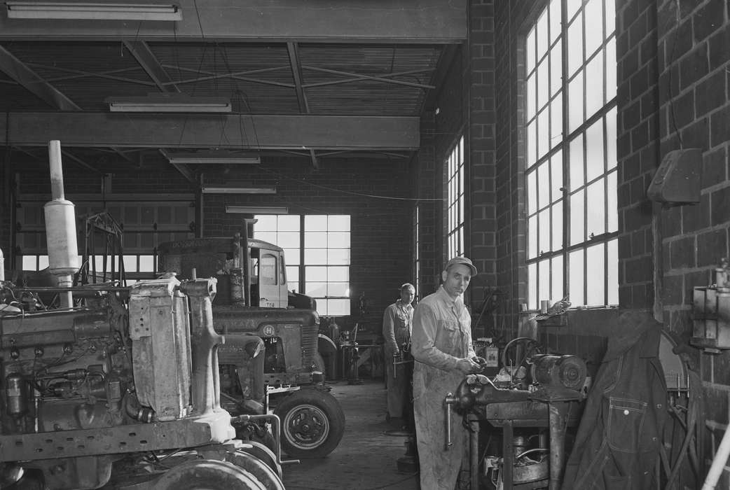 ia, Iowa, history, IA, Coon Rapids, Photos, factory workers, Portraits - Group, Coon Rapids Enterprise, tractor, historic, United States, Farming Equipment