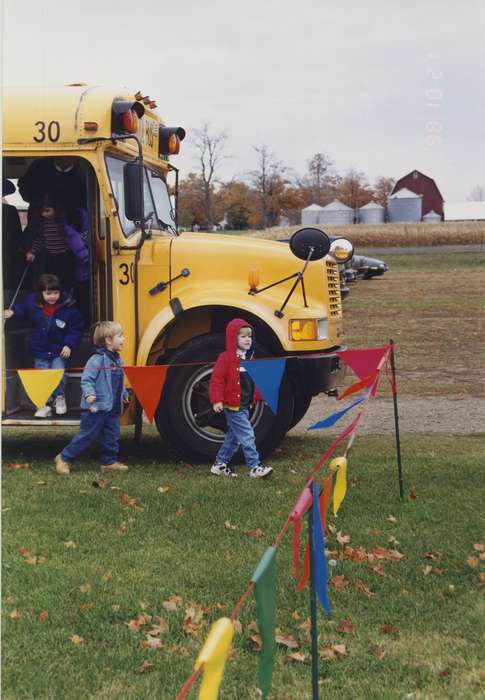 Grinnell, IA, bus, Iowa History, history of Iowa, Motorized Vehicles, Schools and Education, Children, Twitchell, Hannah, school bus, Iowa