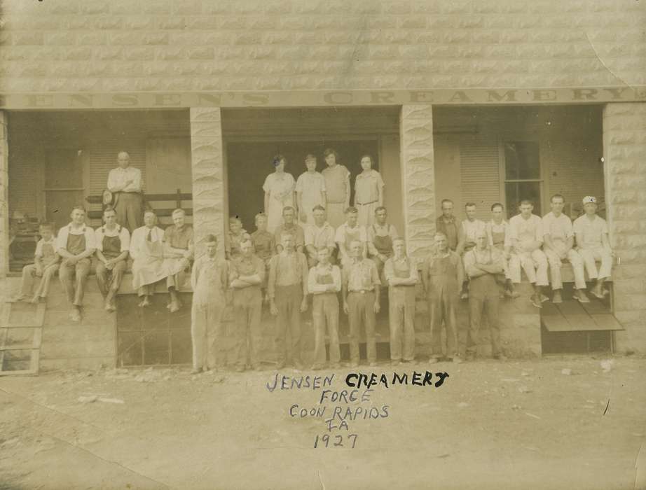 overalls, Portraits - Group, Businesses and Factories, window, cement, Children, Coon Rapids Enterprise, Cities and Towns