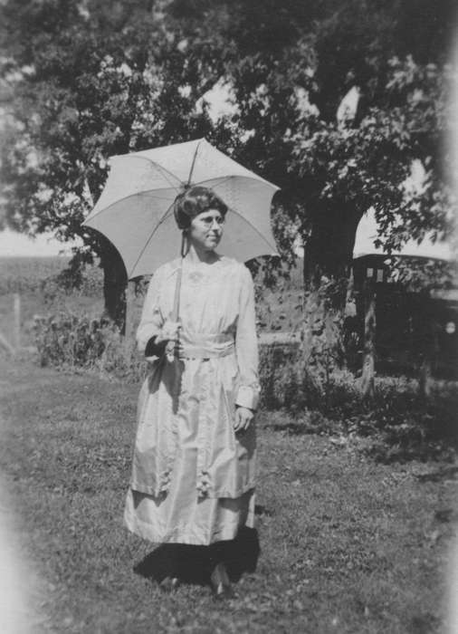 woman, Burlington, IA, Iowa History, history of Iowa, umbrella, Busse, Victor, Iowa, Portraits - Individual, glasses, parasol