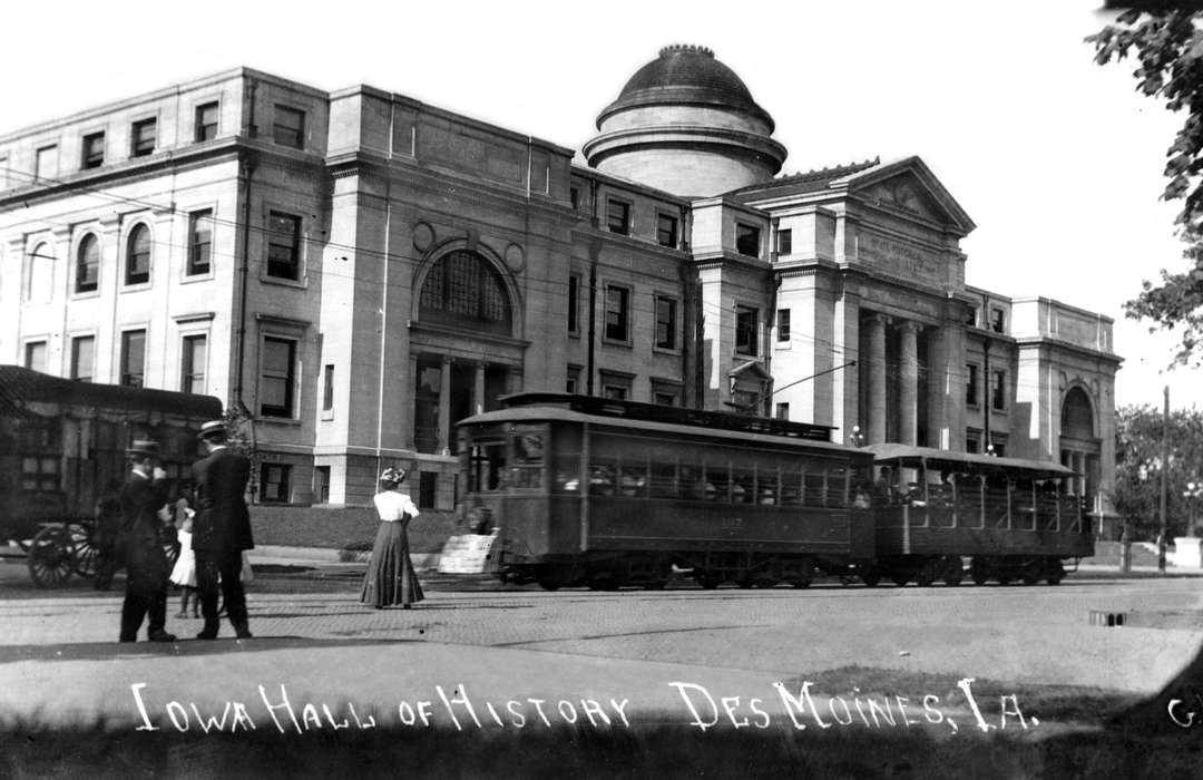 Des Moines, IA, Motorized Vehicles, street car, Main Streets & Town Squares, Lemberger, LeAnn, history of Iowa, Cities and Towns, Iowa History, museum, Iowa