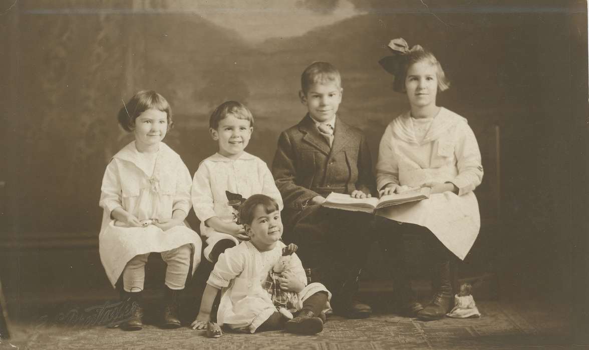 Ager and Coy, history, Portraits - Group, historic, Winter, Iowa, Children, ia, Holidays, Photos, Families