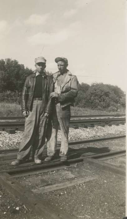 Train Stations, Villisca, IA, Iowa, Iowa History, Portraits - Group, train tracks, train, Salway, Evelyn, history of Iowa